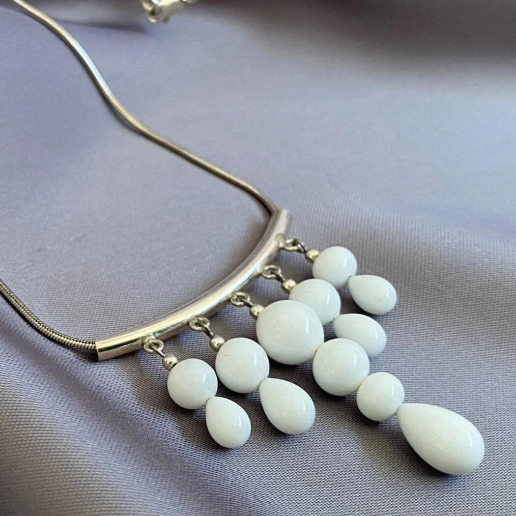 Collier gouttes blanches