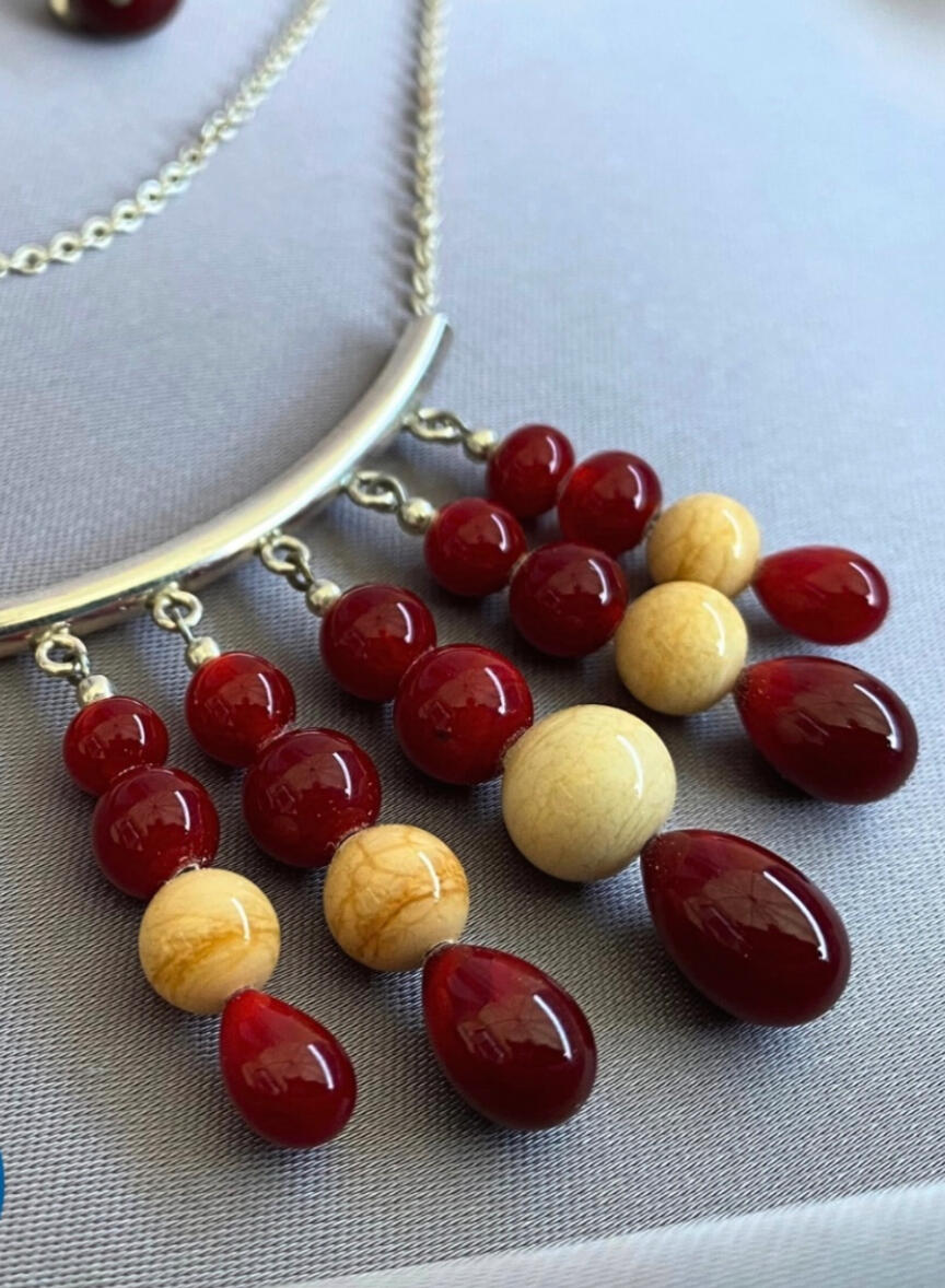 Collier rouge Product4